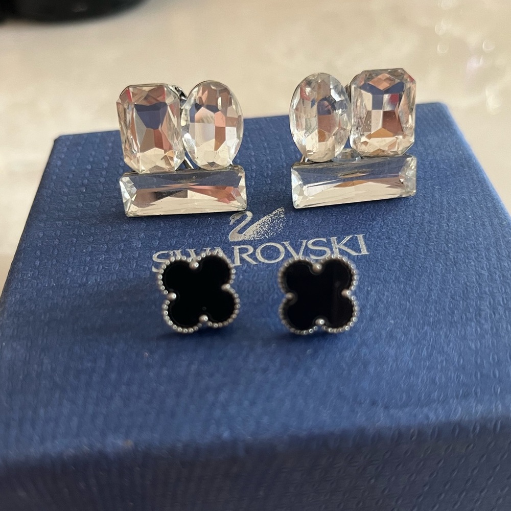 Gorgeous elegant earrings bundle (2 pairs)